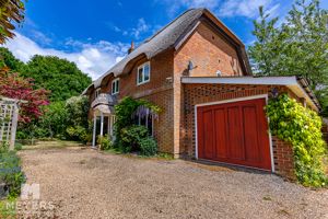 Photo 27- click for photo gallery